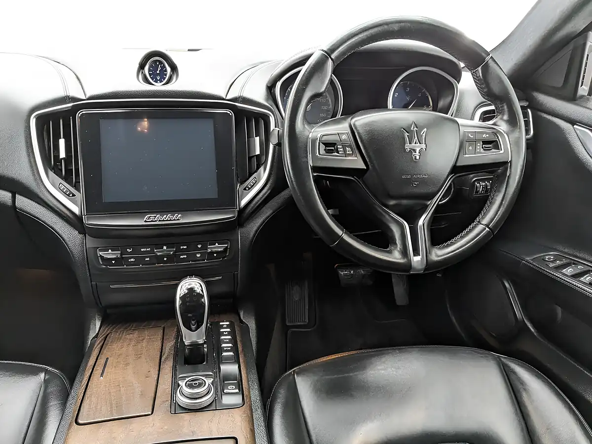 Used 2017 Maserati Ghibli Bianco White - Interior and Exterior details 17