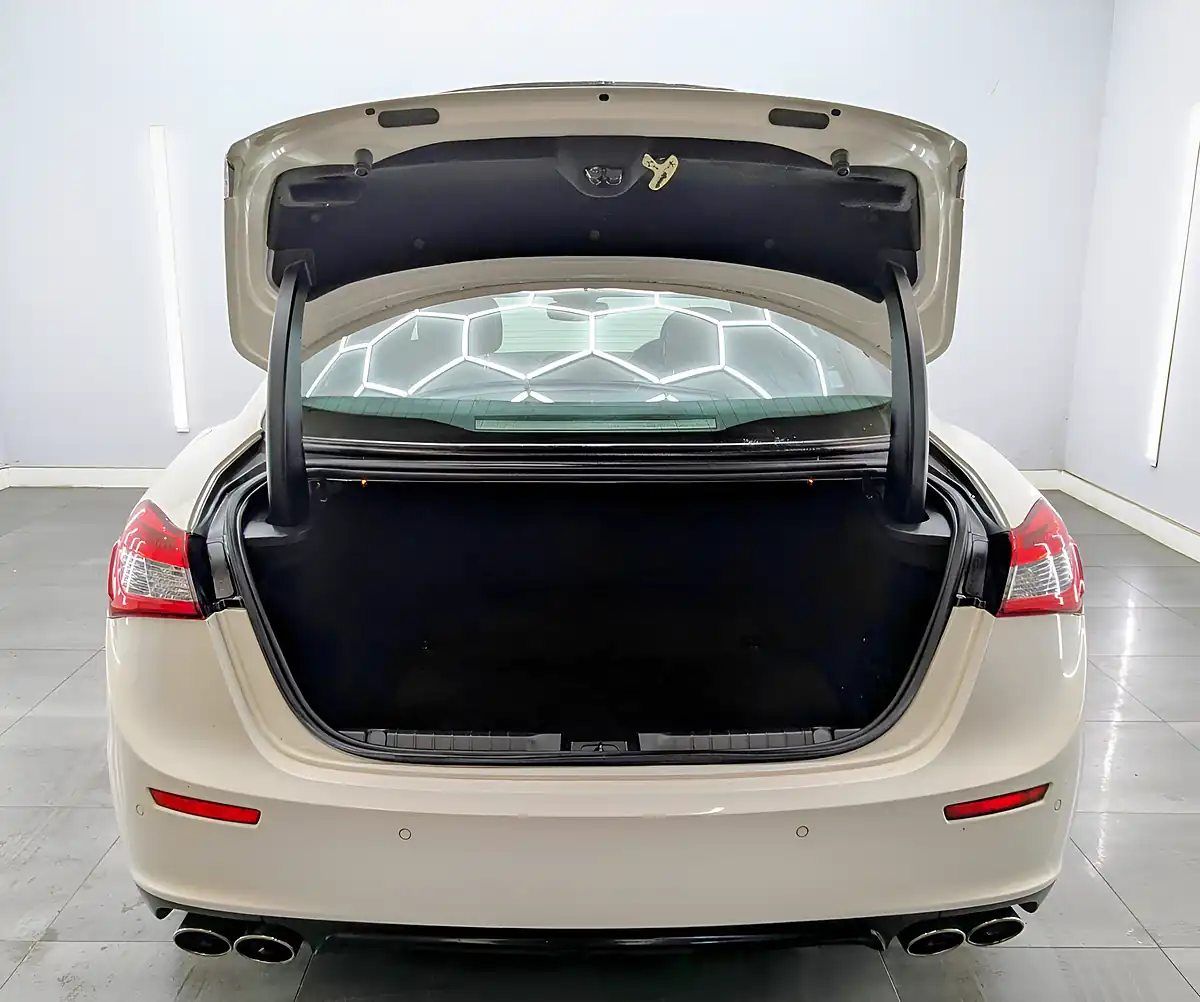 Used 2017 Maserati Ghibli Bianco White - Interior and Exterior details 9