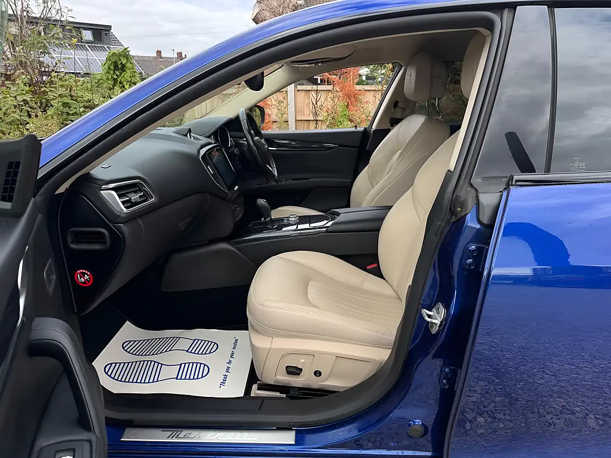 Used 2017 Maserati Ghibli Blue - Interior and Exterior details 11