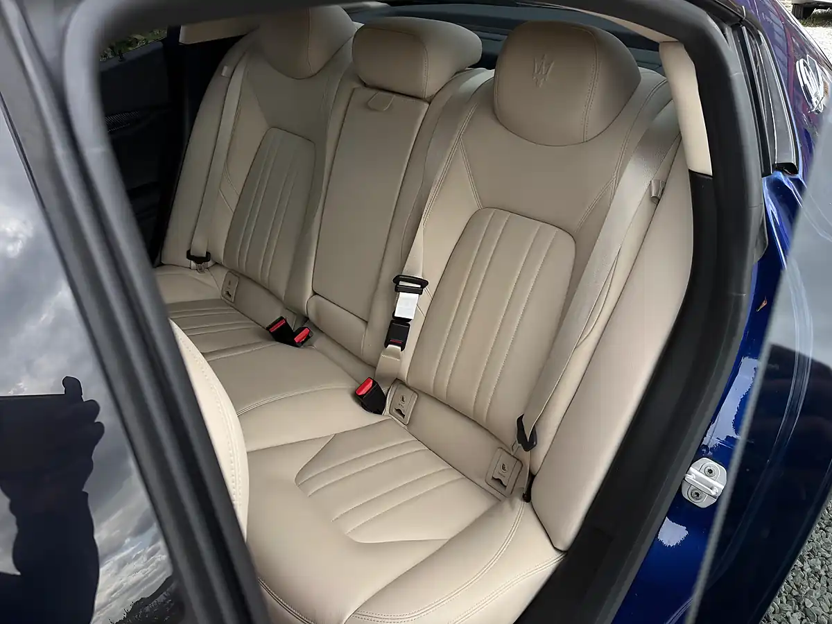 Used 2017 Maserati Ghibli Blue - Interior and Exterior details 12