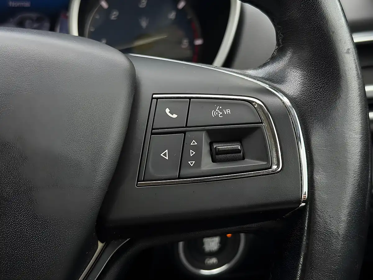 Used 2017 Maserati Ghibli Blue - Interior and Exterior details 13