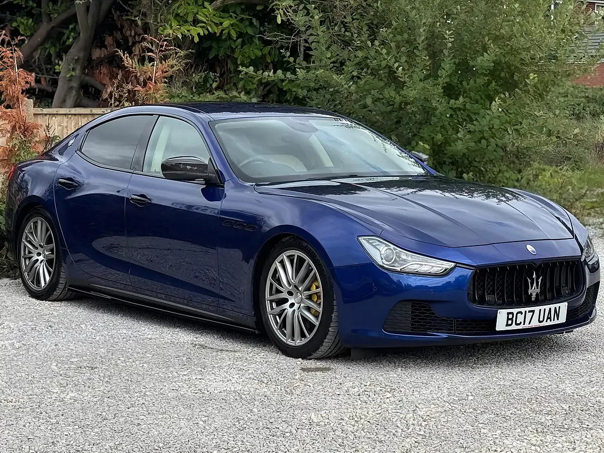 Used 2017 Maserati Ghibli Blue - Interior and Exterior details 5