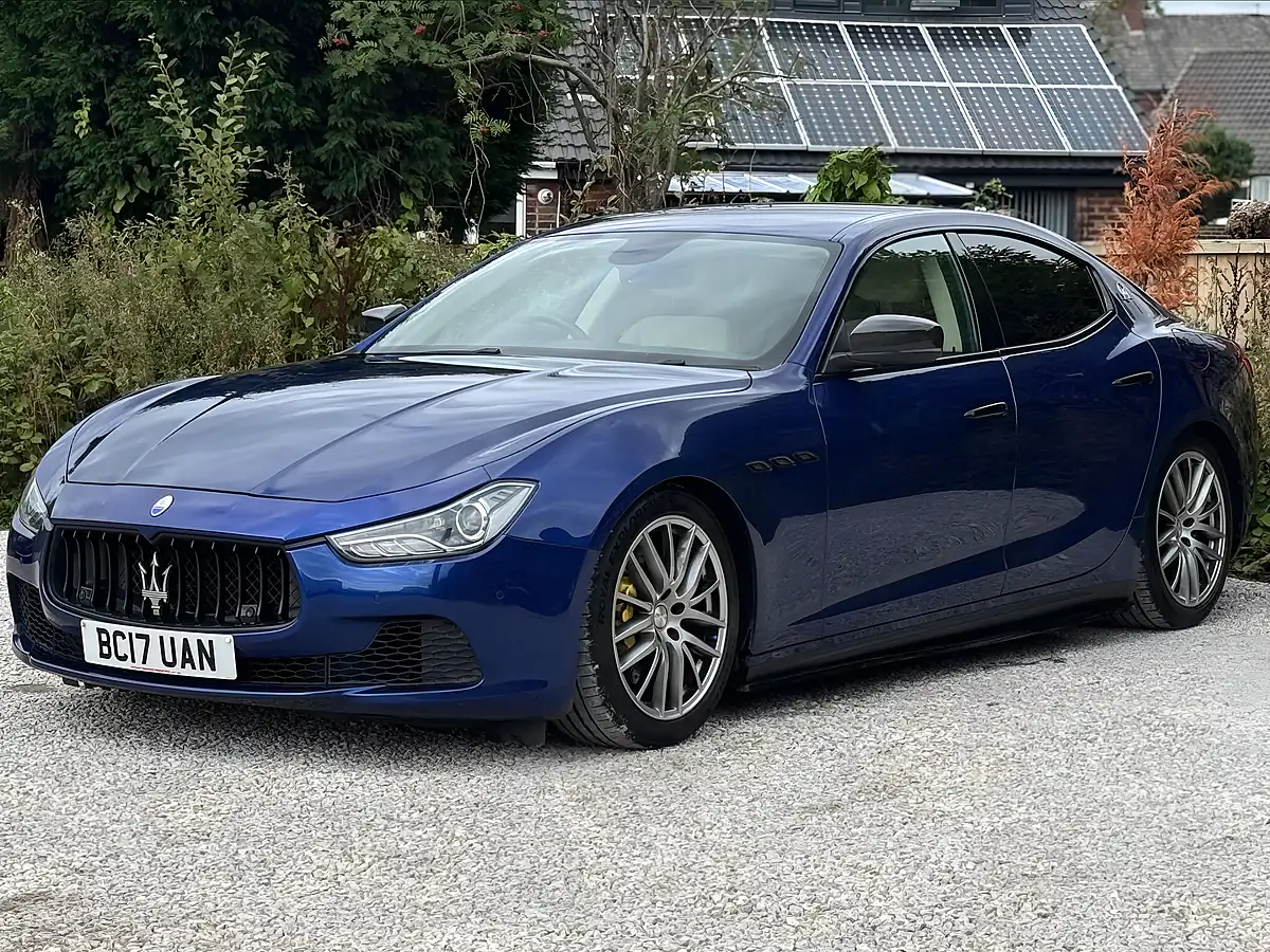 Used 2017 Maserati Ghibli Blue - Interior and Exterior details 8