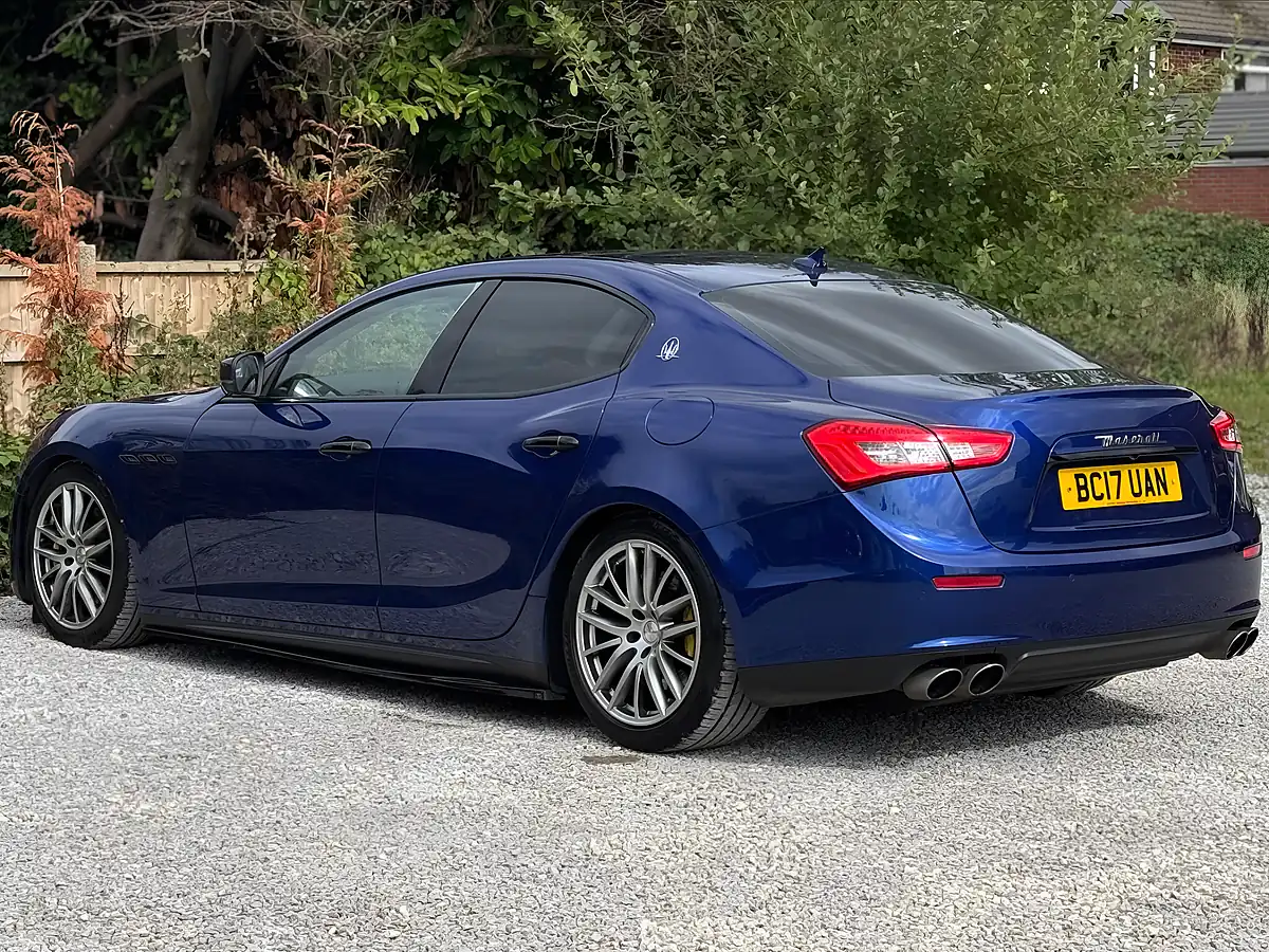 Used 2017 Maserati Ghibli Blue - Interior and Exterior details 9