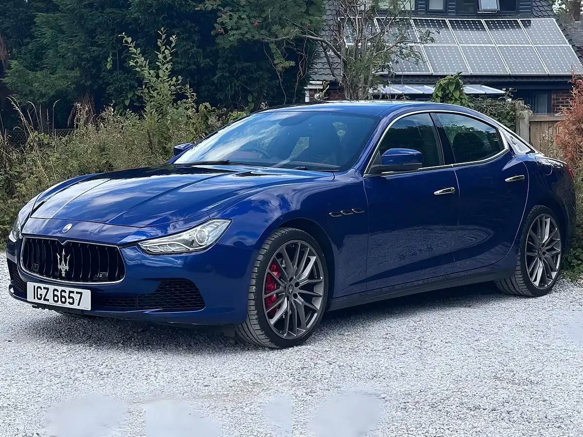 Used 2017 Maserati Ghibli Blue - Interior and Exterior details 5