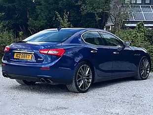Used 2017 Maserati Ghibli Blue - Interior and Exterior details 9