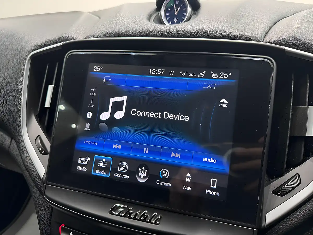 Used 2017 Maserati Ghibli Saloon White - Interior and Exterior details 14