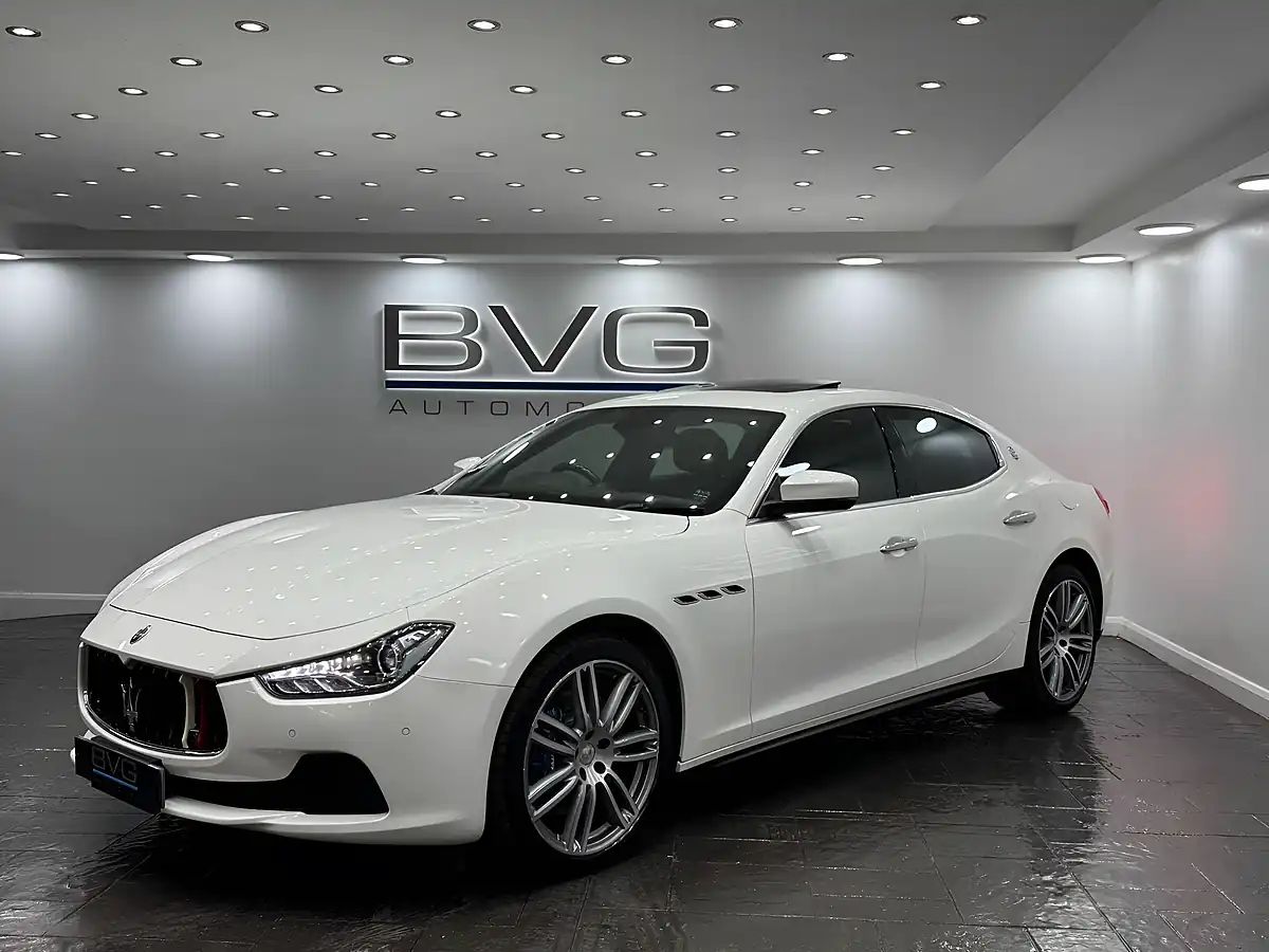 Used 2017 Maserati Ghibli Saloon White - Interior and Exterior details 5