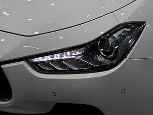 Used 2017 Maserati Ghibli Saloon White - Interior and Exterior details 8