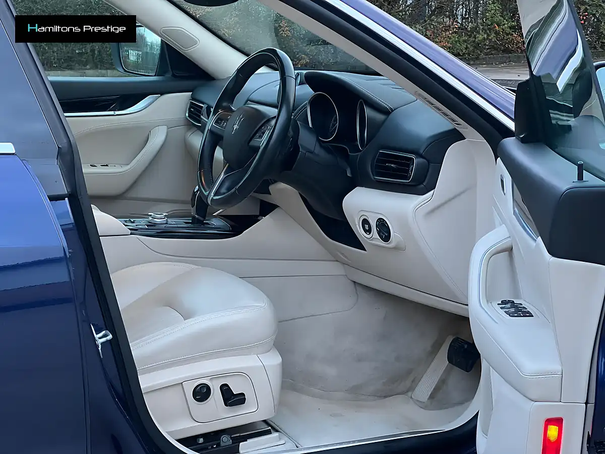 Used 2017 Maserati Levante Blue - Interior and Exterior details 3