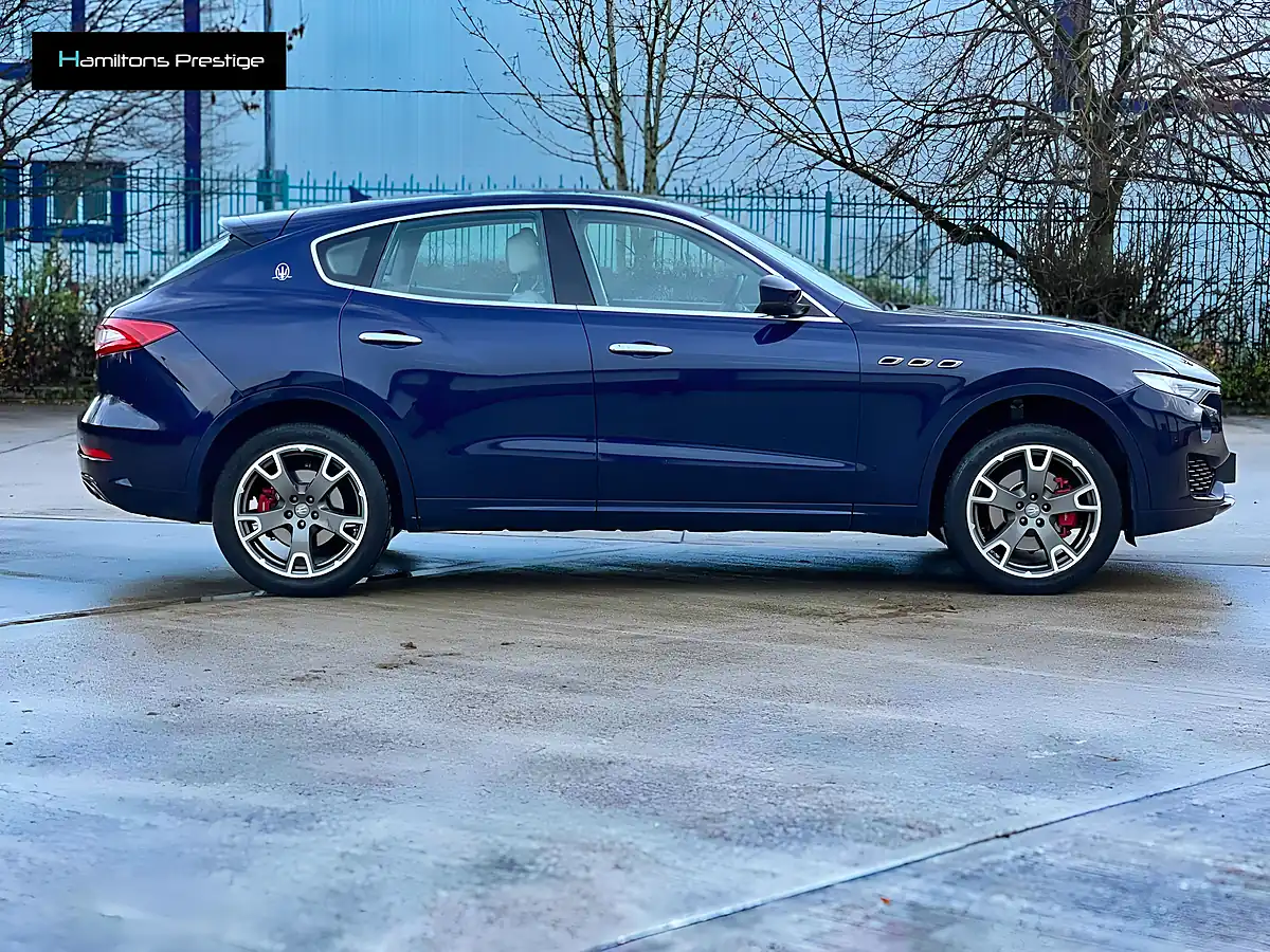 Used 2017 Maserati Levante Blue - Interior and Exterior details 5