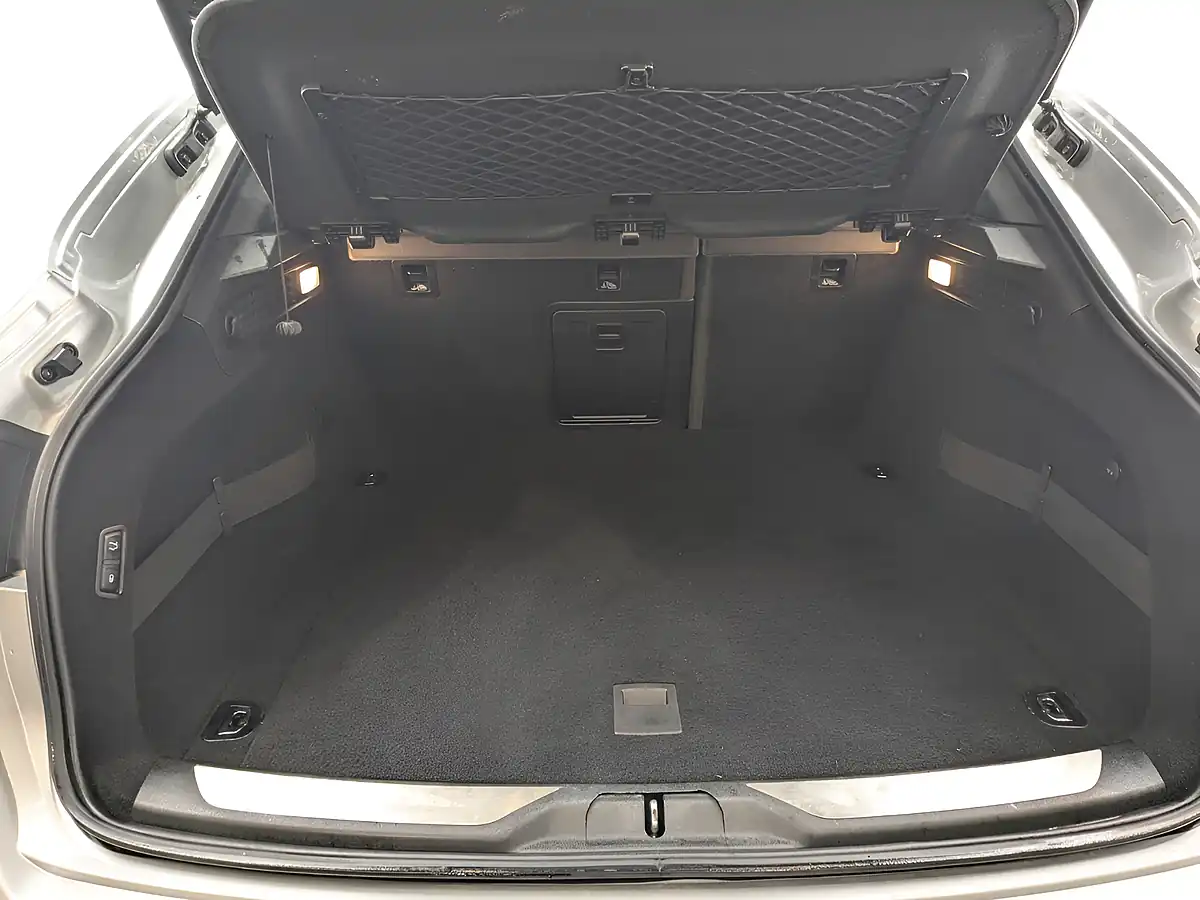Used 2017 Maserati Levante Grey - Interior and Exterior details 10