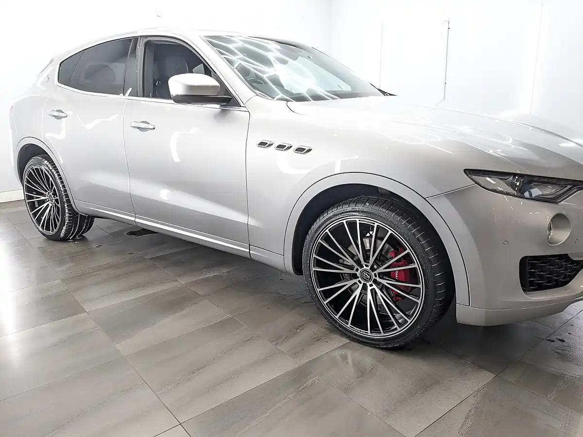 Used 2017 Maserati Levante Grey - Interior and Exterior details 4