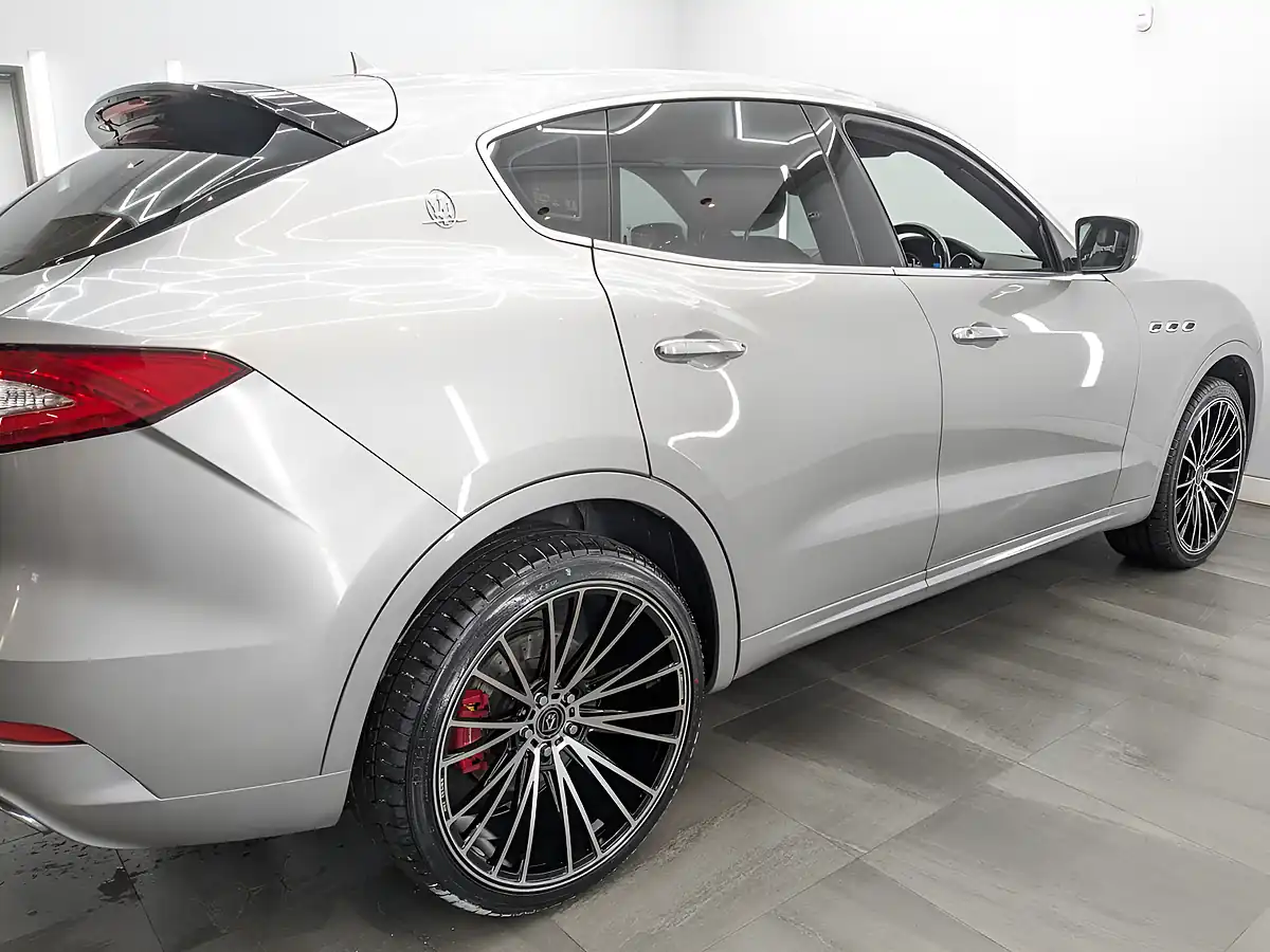Used 2017 Maserati Levante Grey - Interior and Exterior details 6