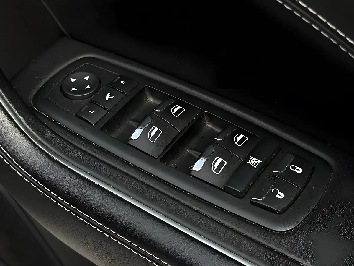 Used 2017 Maserati Levante Zf 4WD Black - Interior and Exterior details 16