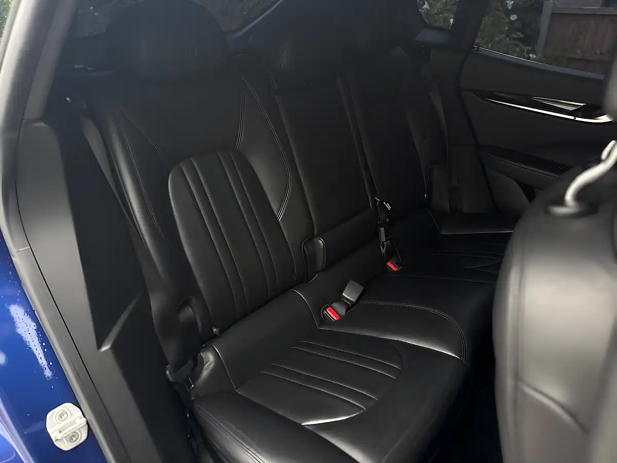 Used 2017 Maserati Levante Zf 4WD Blue - Interior and Exterior details 11