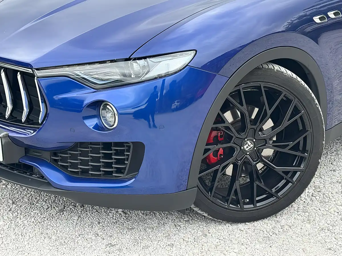 Used 2017 Maserati Levante Zf 4WD Blue - Interior and Exterior details 17