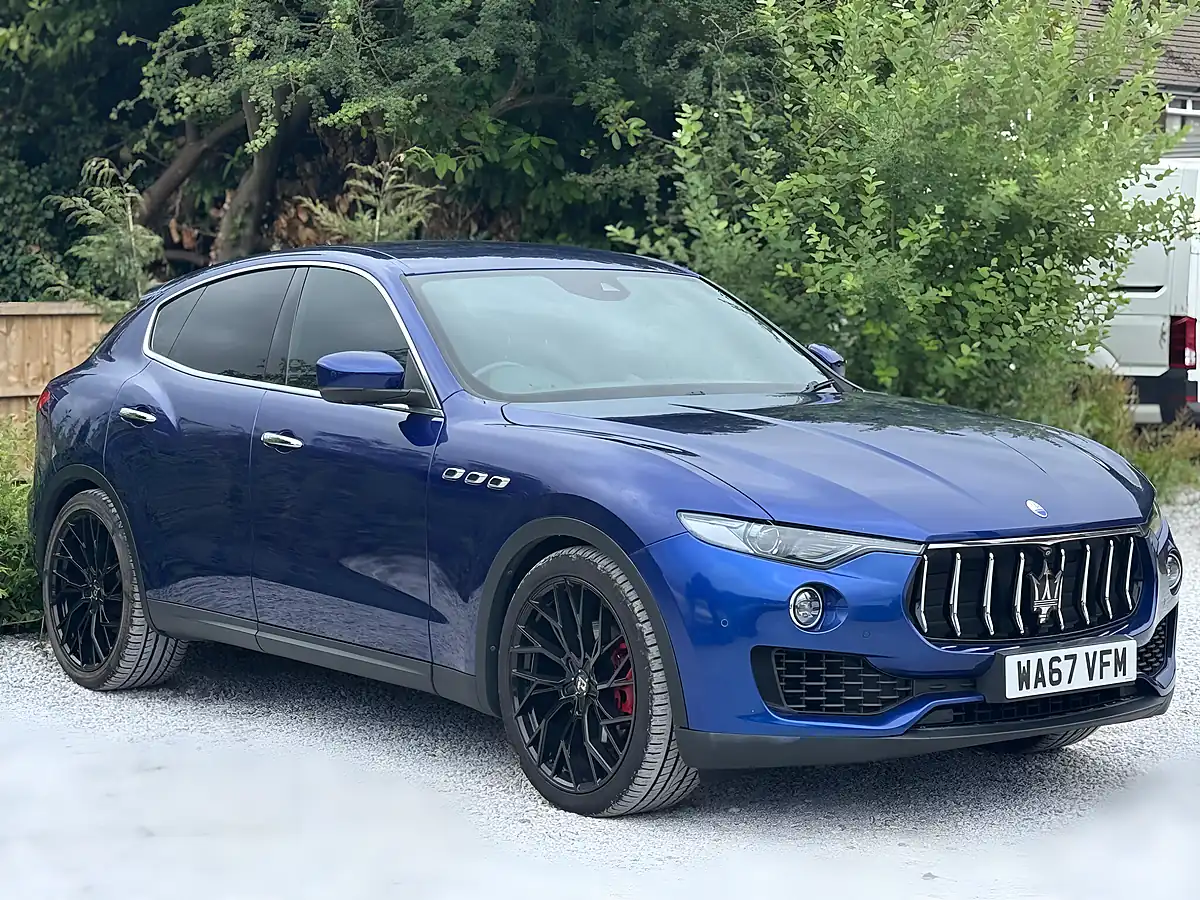 Used 2017 Maserati Levante Zf 4WD Blue - Interior and Exterior details 3
