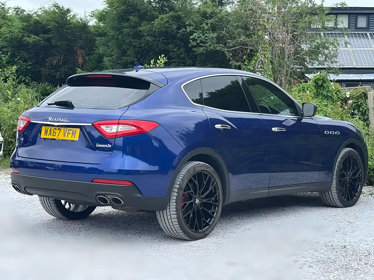 Used 2017 Maserati Levante Zf 4WD Blue - Interior and Exterior details 9