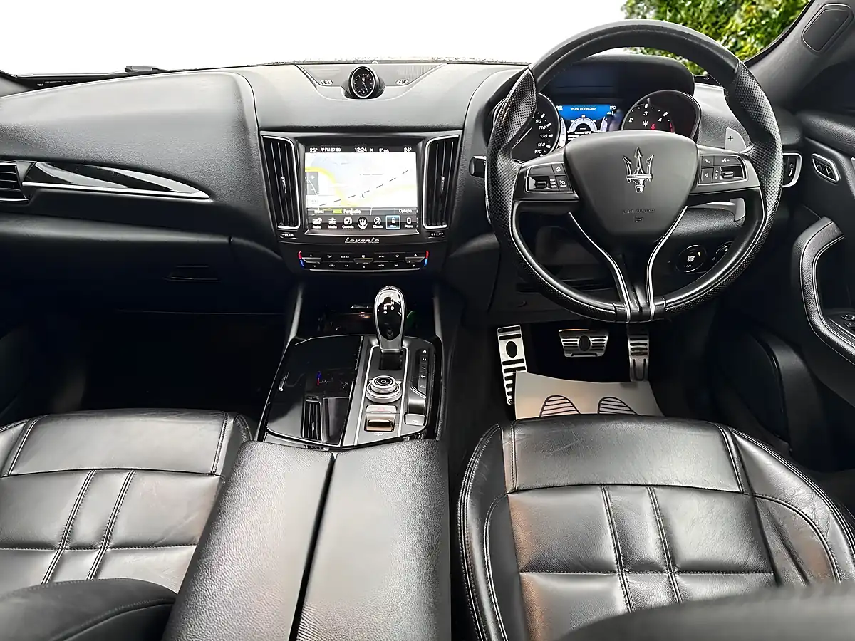 Used 2017 Maserati Levante Zf 4WD Blue - Interior and Exterior details 11