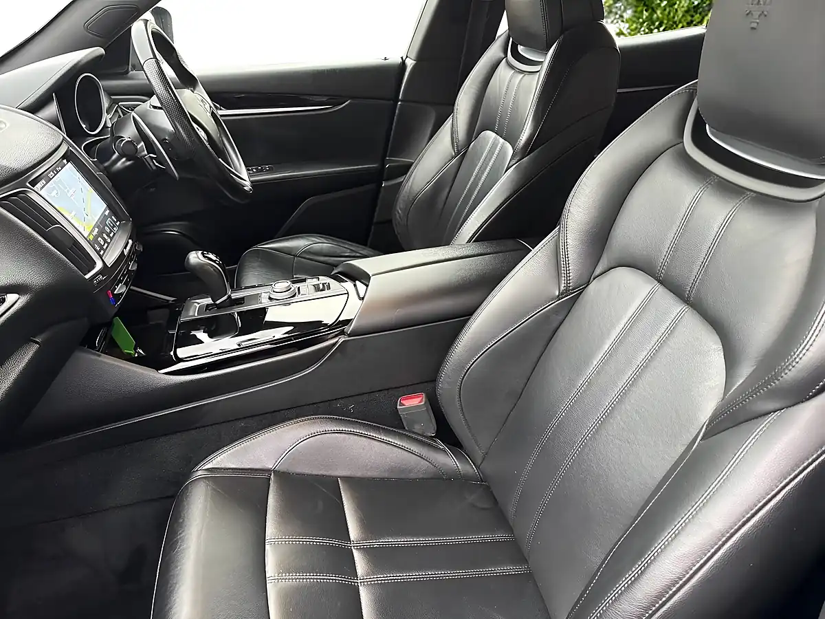 Used 2017 Maserati Levante Zf 4WD Blue - Interior and Exterior details 14