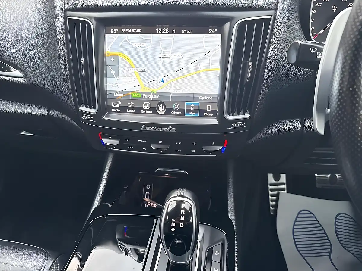 Used 2017 Maserati Levante Zf 4WD Blue - Interior and Exterior details 17
