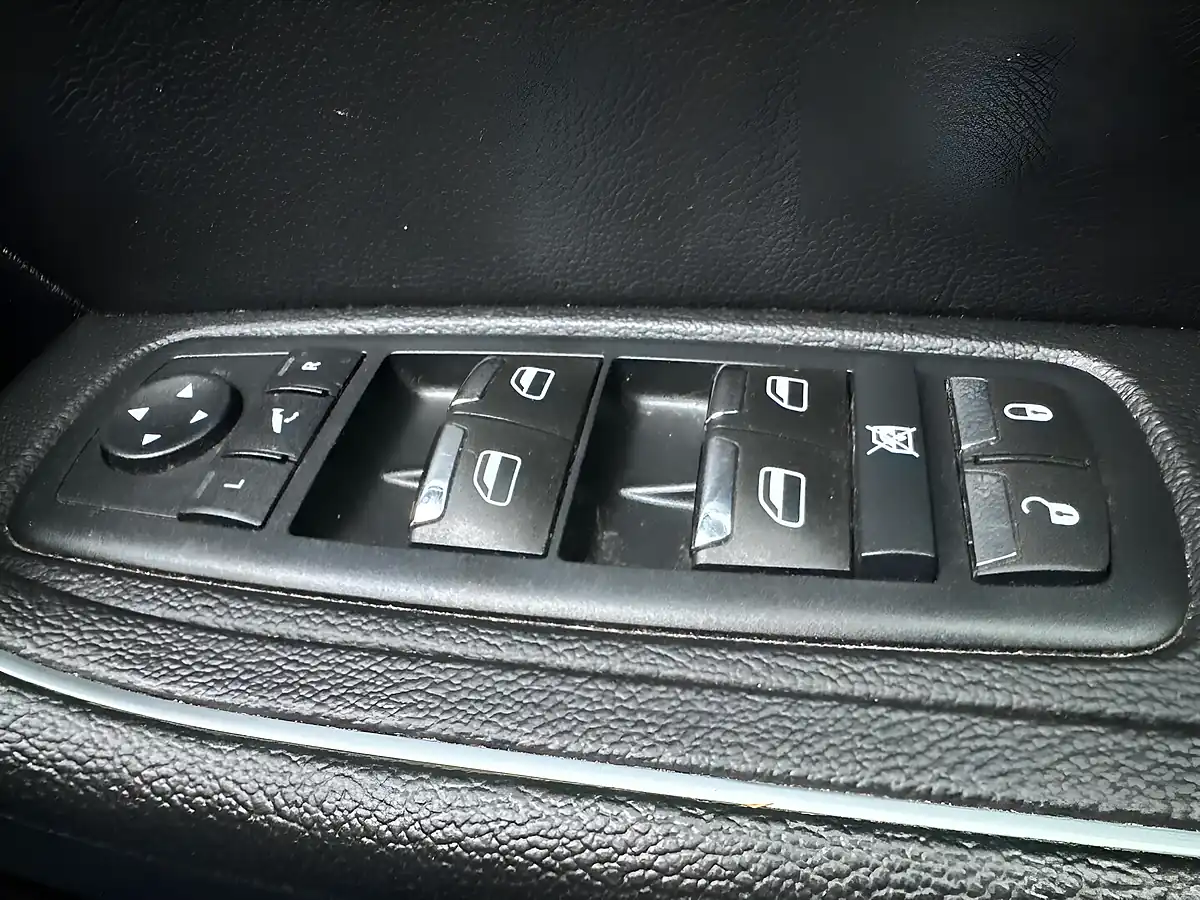 Used 2017 Maserati Levante Zf 4WD Blue - Interior and Exterior details 20