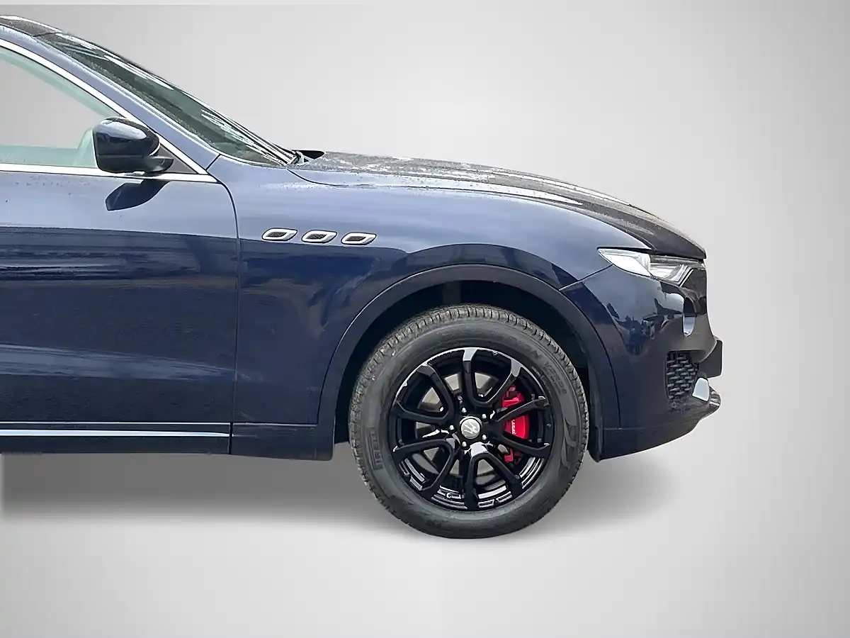 Used 2017 Maserati Levante Zf 4WD Blue - Interior and Exterior details 9