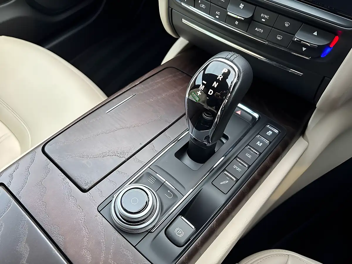 Used 2017 Maserati Quattroporte Saloon Black - Interior and Exterior details 12