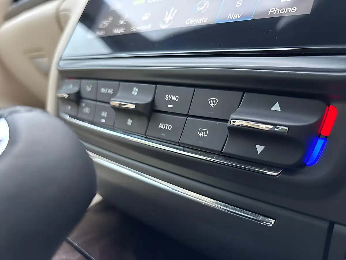 Used 2017 Maserati Quattroporte Saloon Black - Interior and Exterior details 13