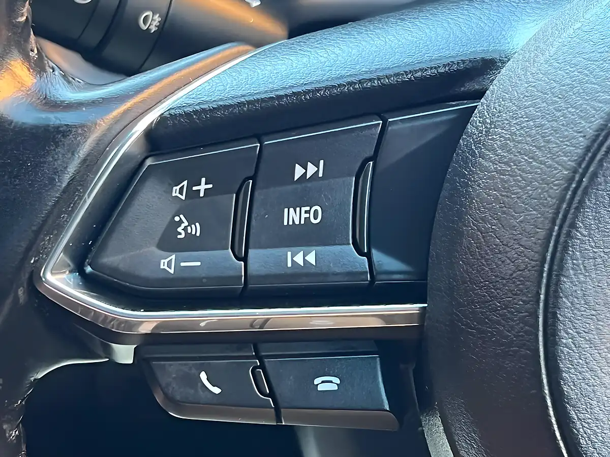 Used 2017 Mazda 3 Se-L Nav Black - Interior and Exterior details 12
