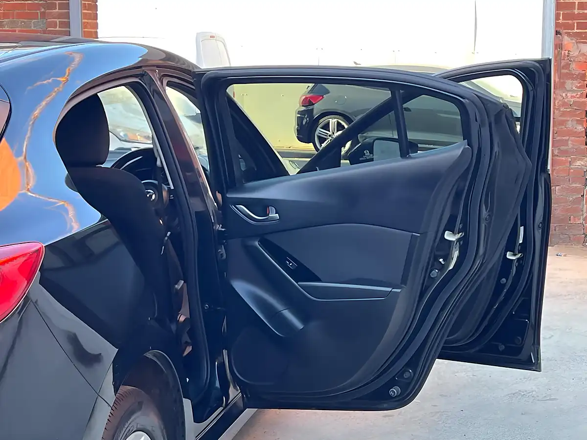 Used 2017 Mazda 3 Se-L Nav Black - Interior and Exterior details 14