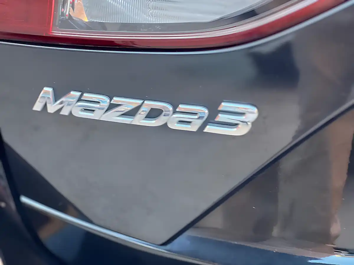 Used 2017 Mazda 3 Se-L Nav Black - Interior and Exterior details 19