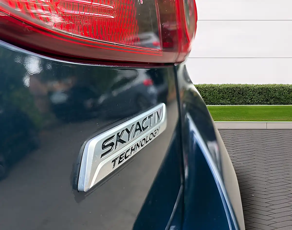 Used 2017 Mazda 3 Se-L Nav Blue - Interior and Exterior details 6