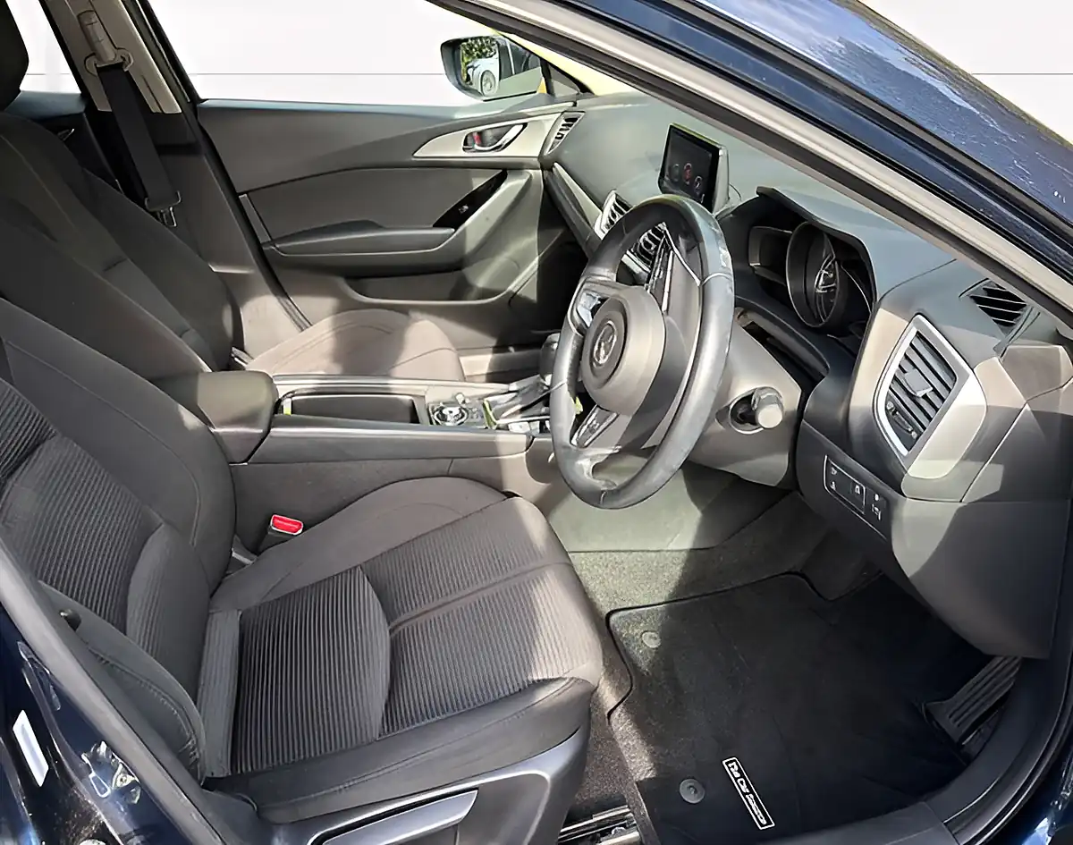 Used 2017 Mazda 3 Se-L Nav Blue - Interior and Exterior details 9