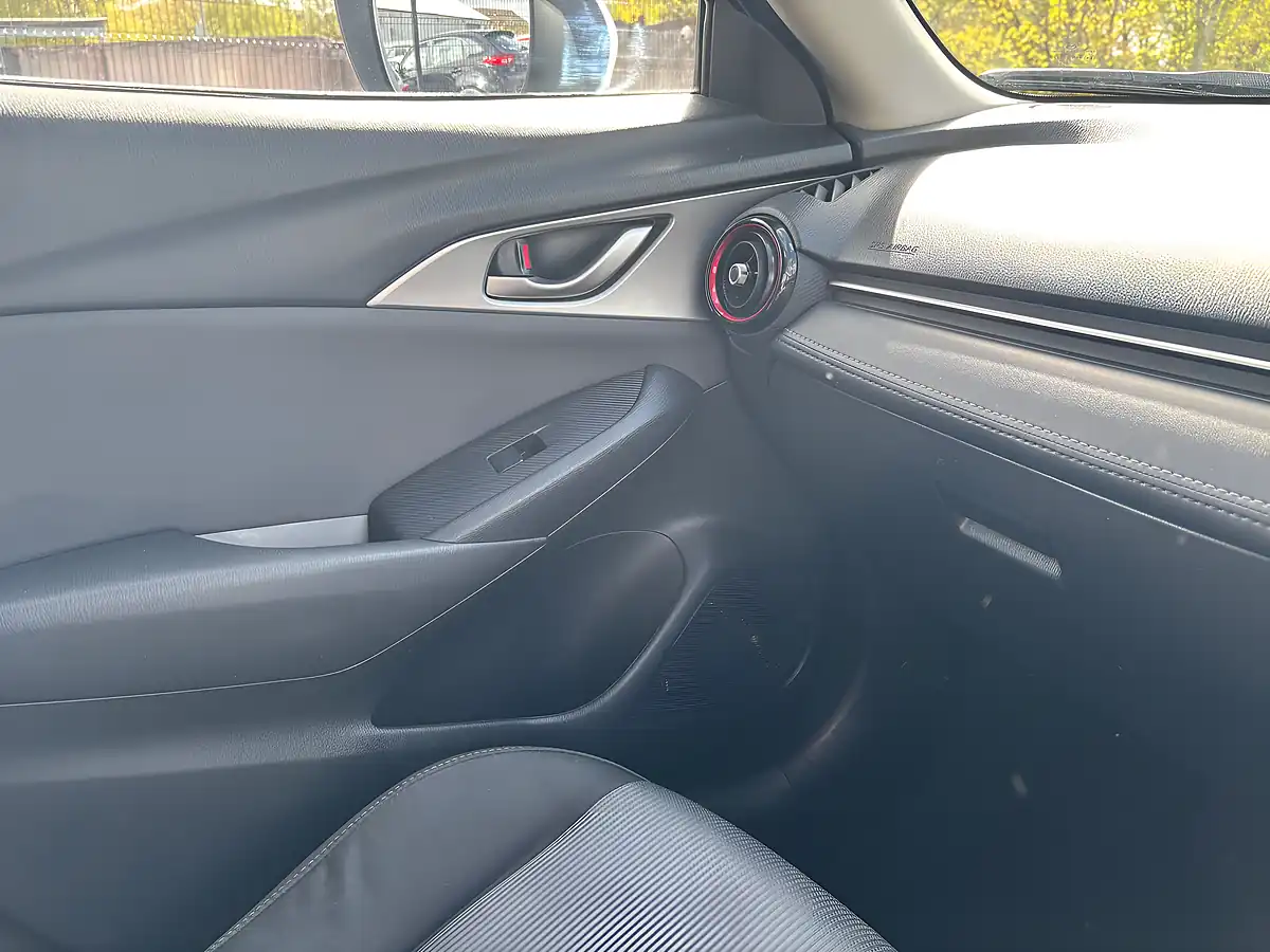 Used 2017 Mazda CX-3 Se Nav White - Interior and Exterior details 15