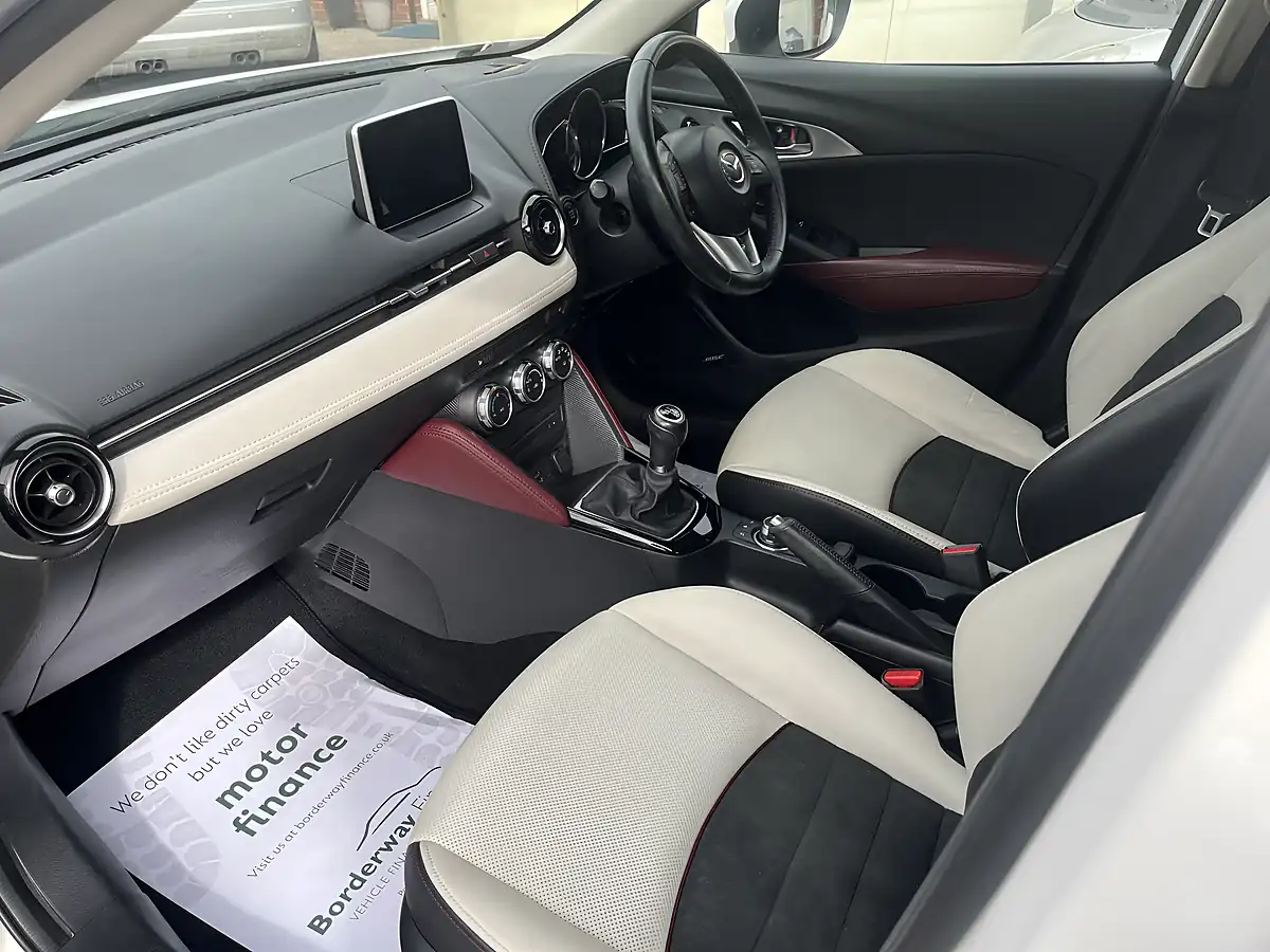Used 2017 Mazda CX-3 Sport Nav White - Interior and Exterior details 9