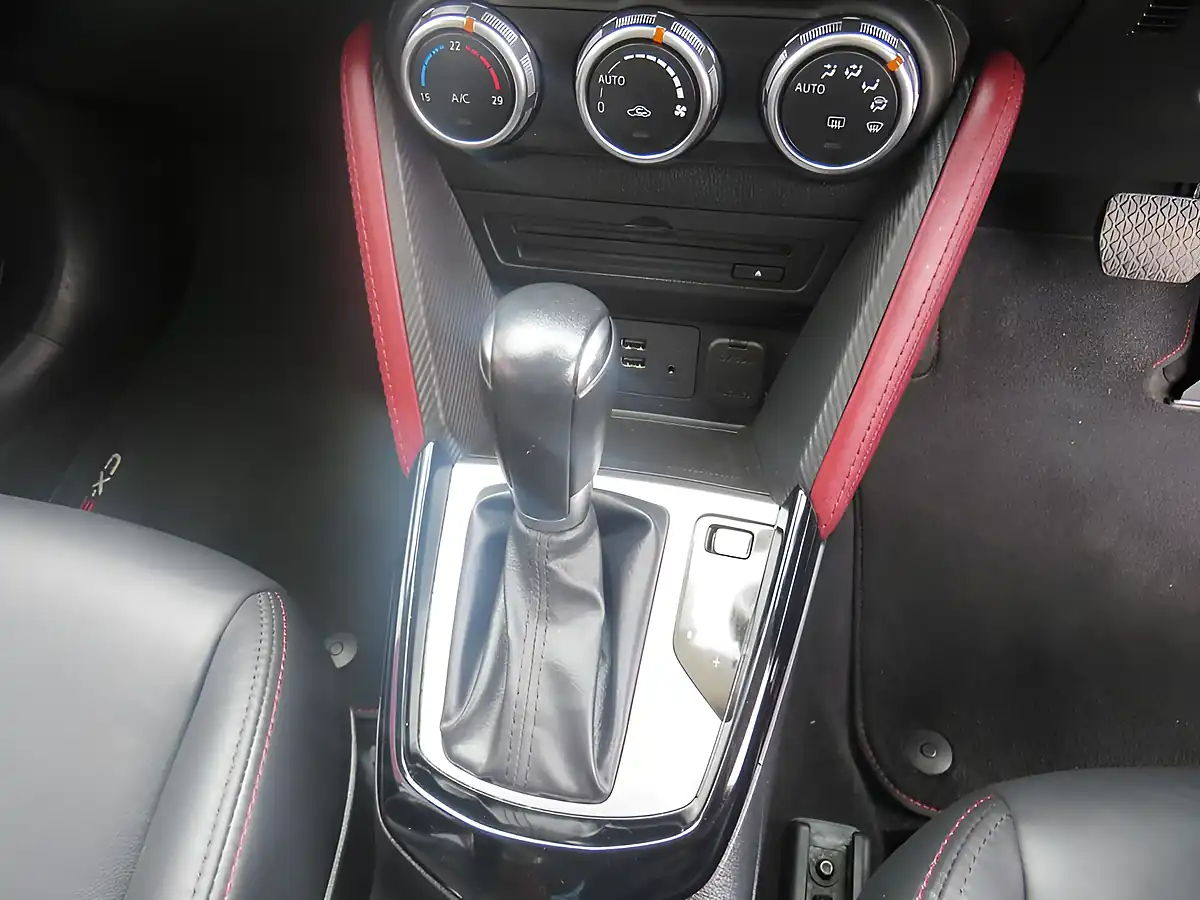 Used 2017 Mazda CX-3 Sport Nav White - Interior and Exterior details 11