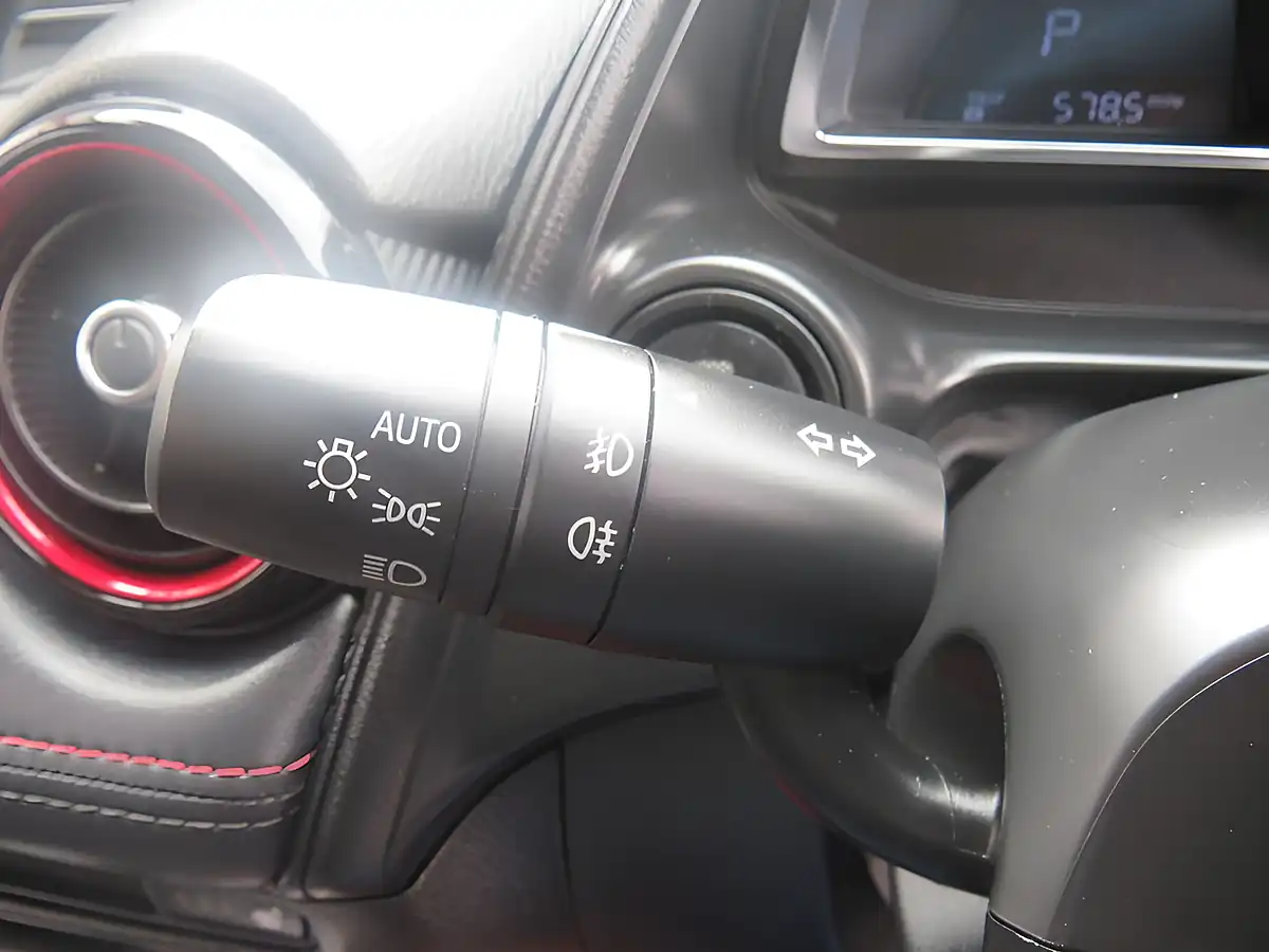 Used 2017 Mazda CX-3 Sport Nav White - Interior and Exterior details 13