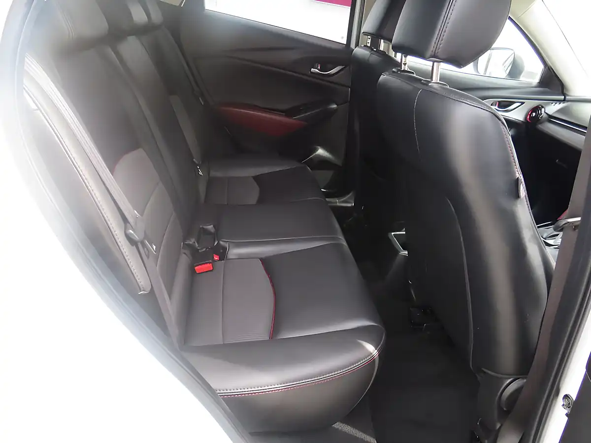 Used 2017 Mazda CX-3 Sport Nav White - Interior and Exterior details 8