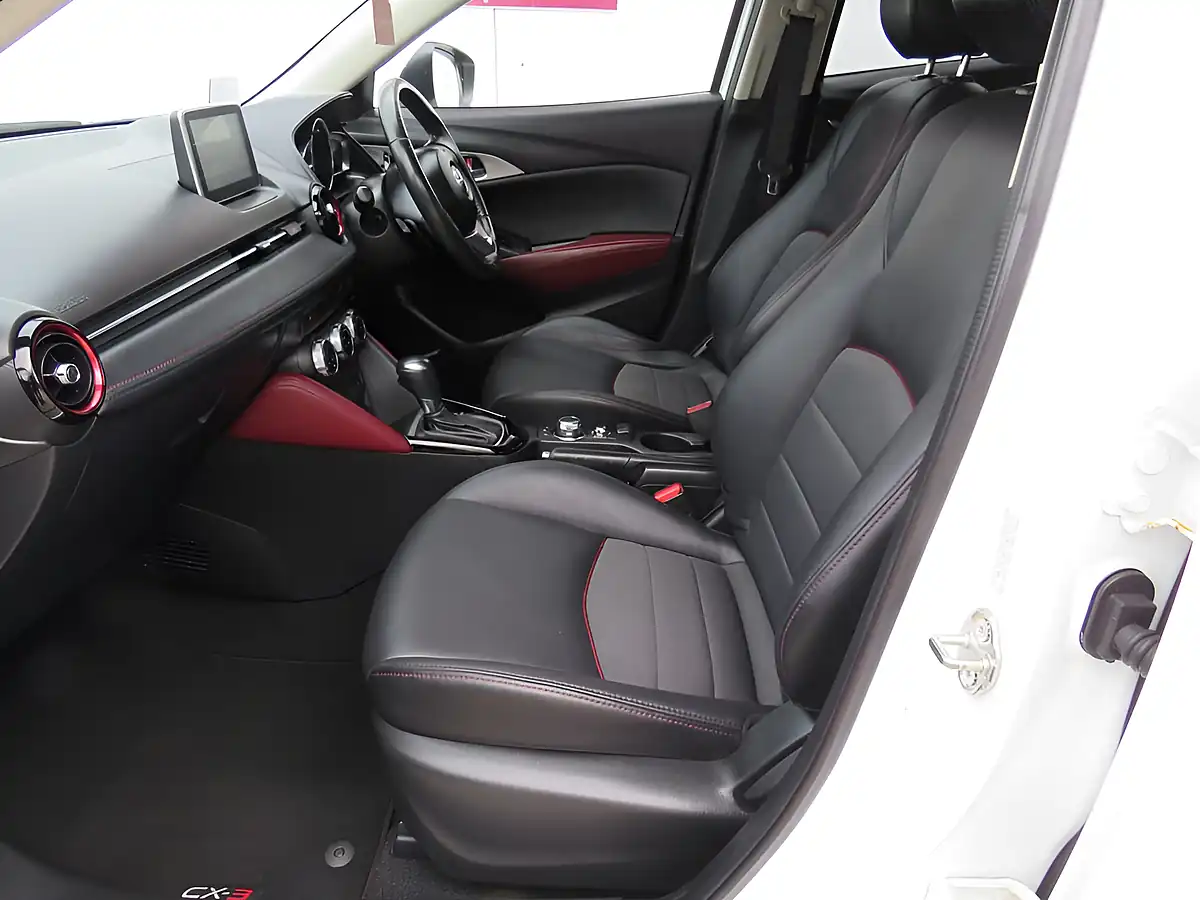 Used 2017 Mazda CX-3 Sport Nav White - Interior and Exterior details 9