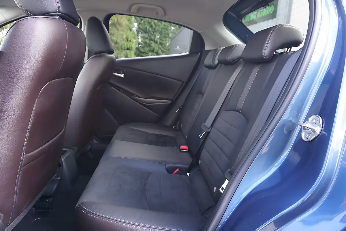 Used 2017 Mazda Mazda2 GT Blue - Interior and Exterior details 11