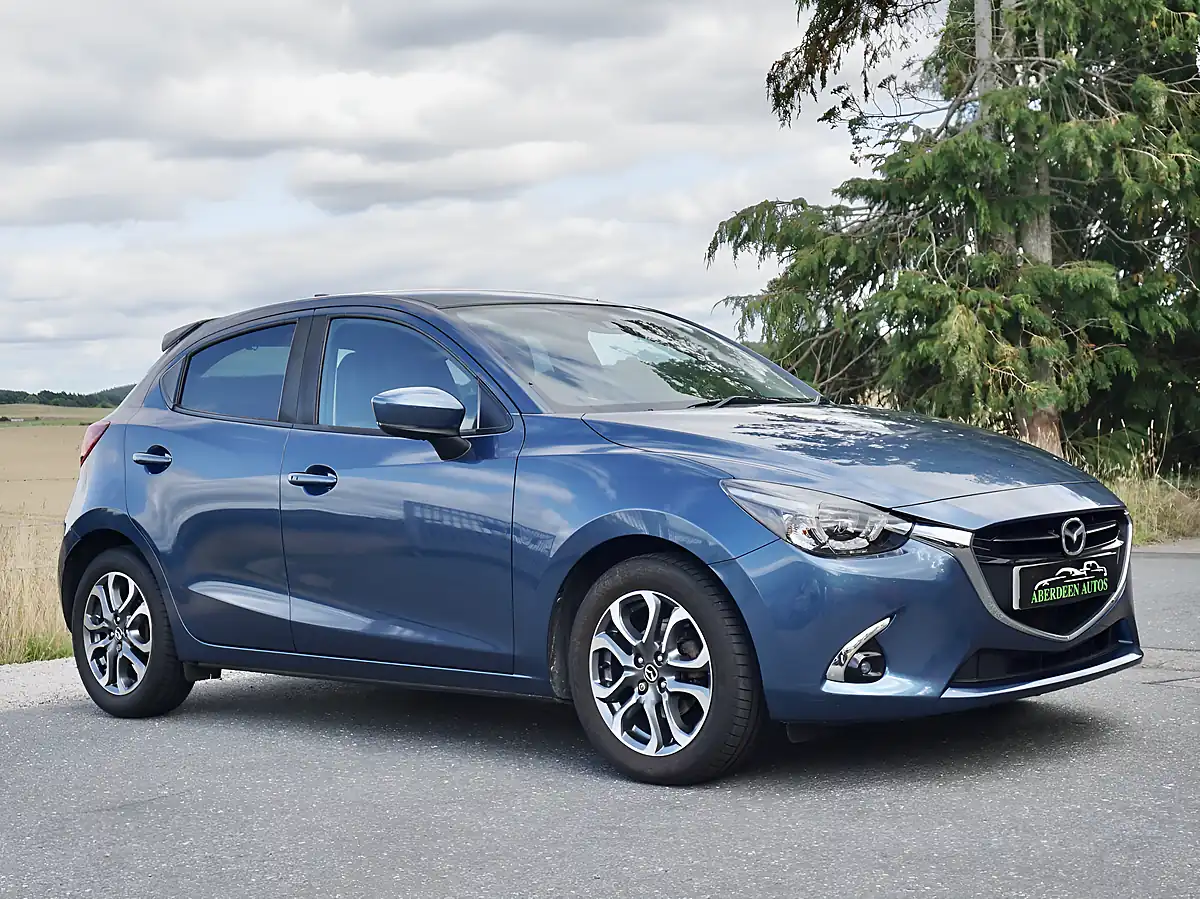 Used 2017 Mazda Mazda2 GT Blue - Interior and Exterior details 20