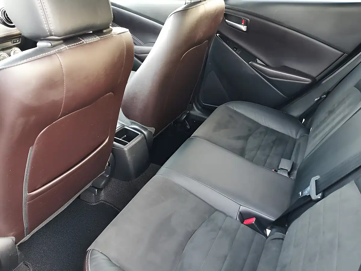 Used 2017 Mazda Mazda2 GT Eternal Blue - Interior and Exterior details 10