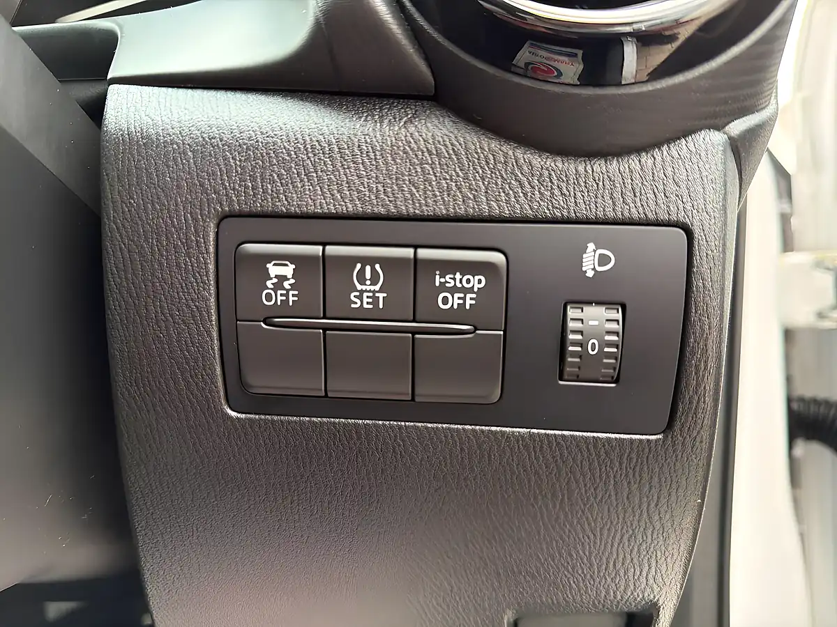 Used 2017 Mazda Mazda2 Se-L White - Interior and Exterior details 17