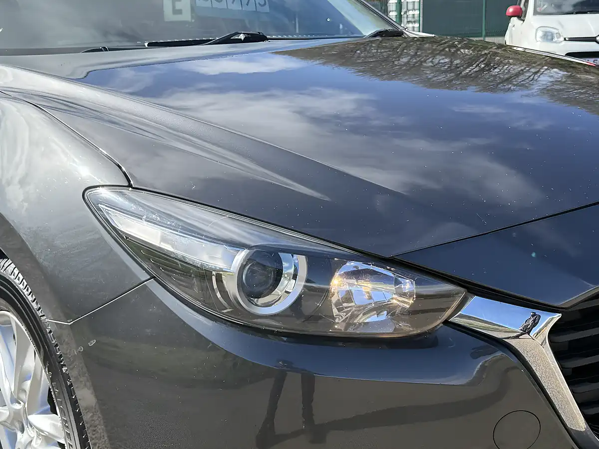 Used 2017 Mazda Mazda3 Se-L Nav Grey - Interior and Exterior details 12