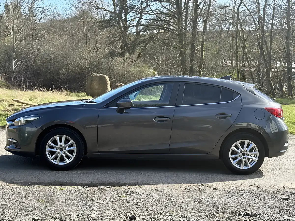 Used 2017 Mazda Mazda3 Se-L Nav Grey - Interior and Exterior details 9