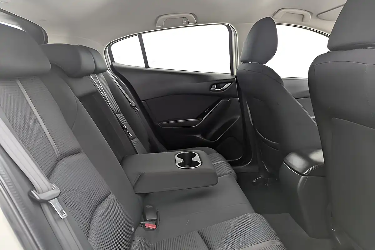 Used 2017 Mazda Mazda3 Se Nav White - Interior and Exterior details 15