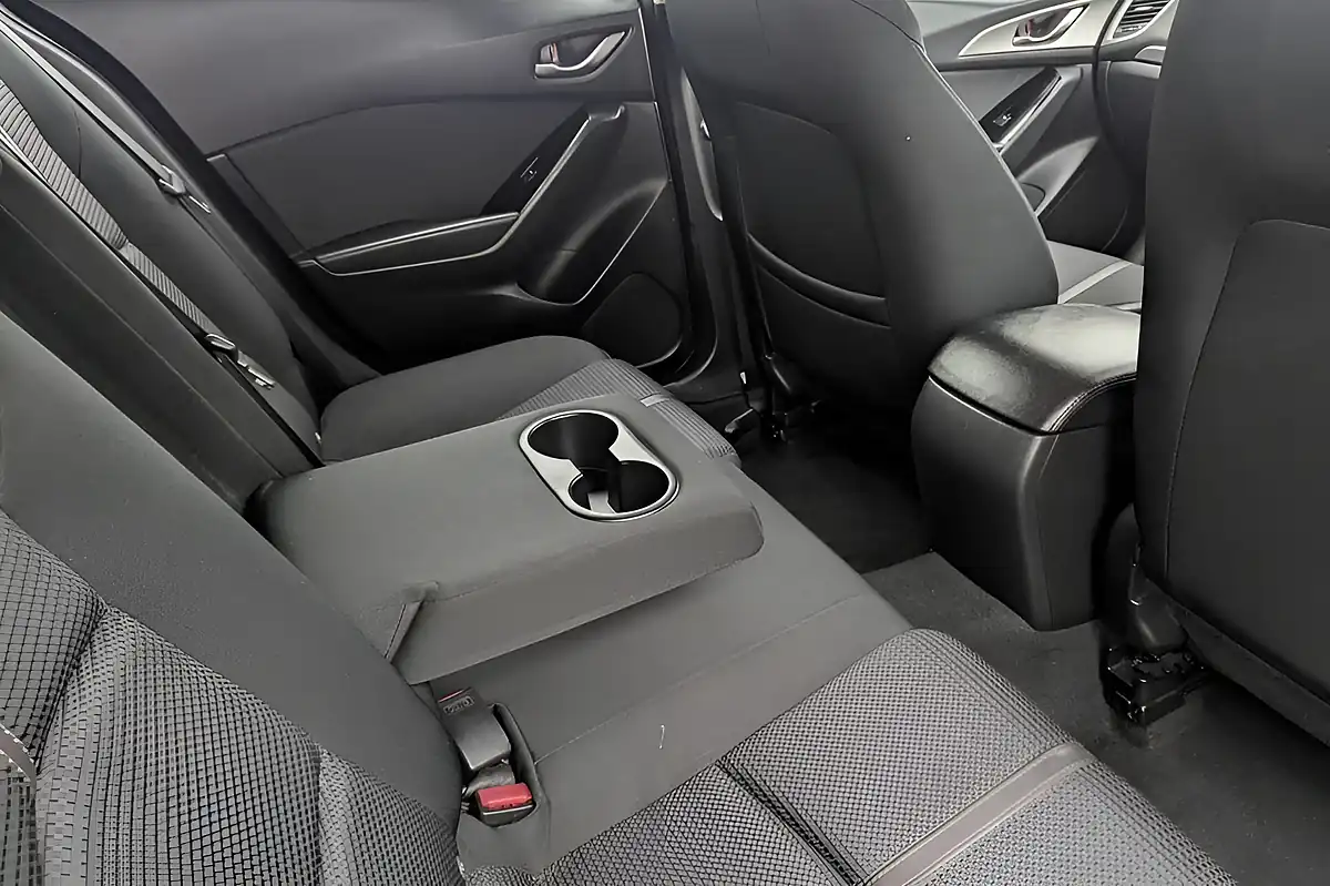 Used 2017 Mazda Mazda3 Se Nav White - Interior and Exterior details 16