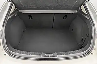 Used 2017 Mazda Mazda3 Se Nav White - Interior and Exterior details 18